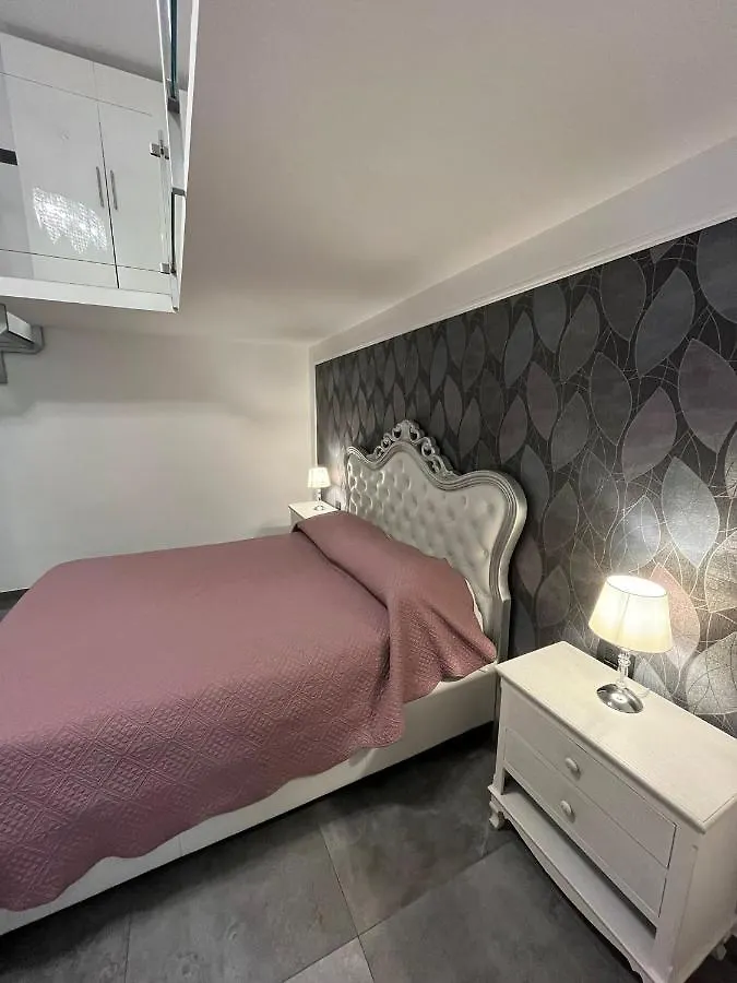Core&Core2 Apartment Naples 0*,  Italy